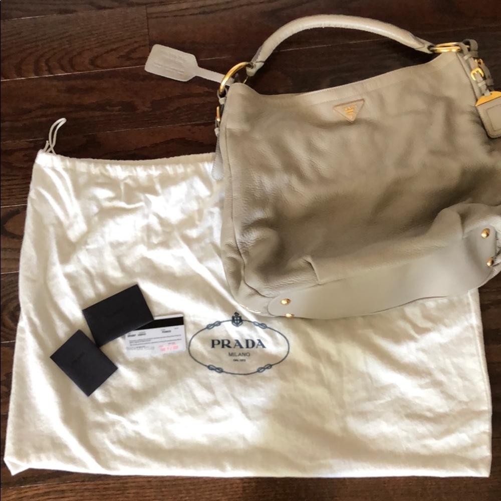 Prada BR4737 Cervo Pomice. Gold hardware.